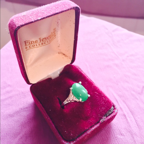Green and silver ring size 10 faux jade/jade