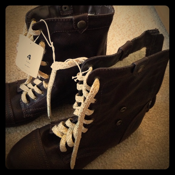 🎀 Brown Target Boots 🎀