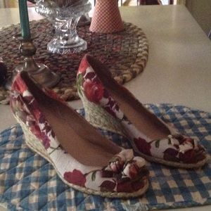 Gorgeous printed ladies wedge shoe