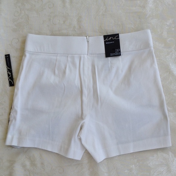 ❤️HP CITY CHIC ❤️INC WHITE SHORTS - Picture 2 of 2
