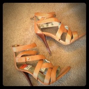 🎀 Guess Cognac Heels 🎀