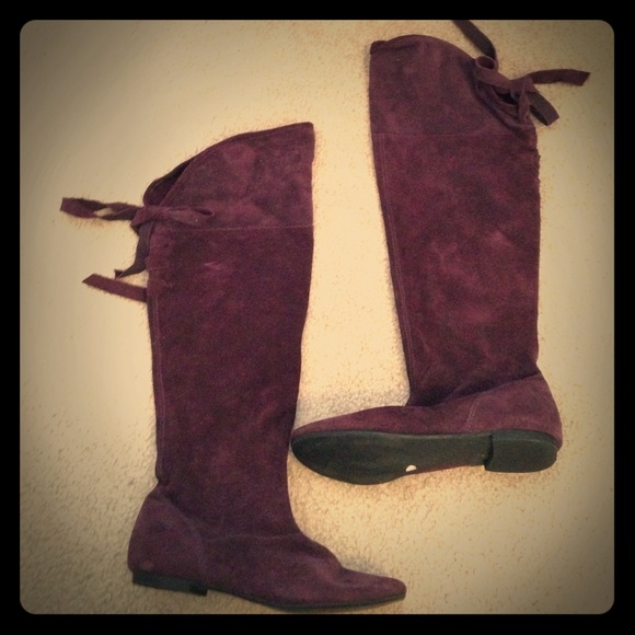 🎀 Dark Purple Plum Boots 🎀 - Picture 1 of 1