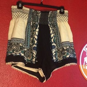 $$ Cute abstract Forever 21 contemporary shorts