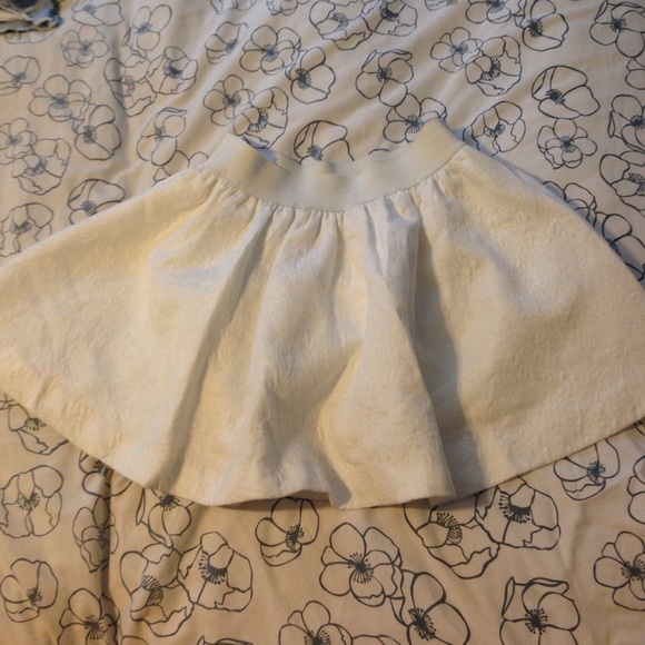 white lace imprint skirt - Picture 1 of 2
