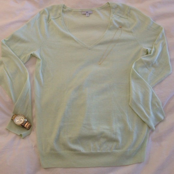 gap sweater