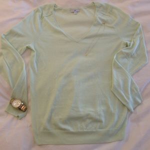 gap sweater