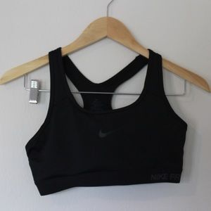 Black Nike Pro sports bra