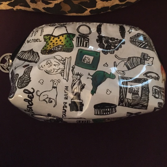 Henri Bendel make up bag
