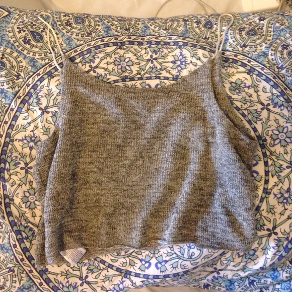 Grey knit crop top