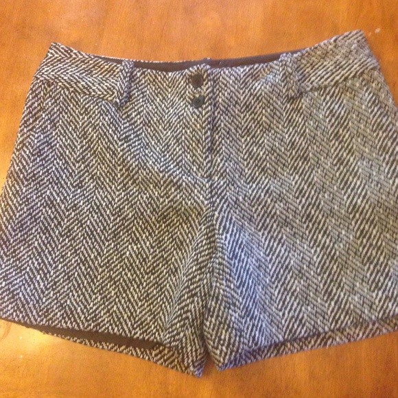 The Limited Twill shorts. Size 8