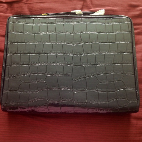 Estée Lauder makeup case. NWOT