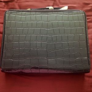 Estée Lauder makeup case. NWOT