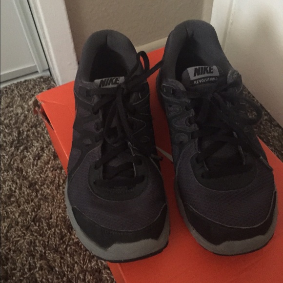 nike revolution 6