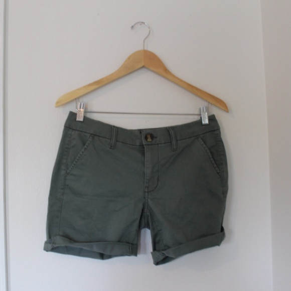 Army green American eagle shorts