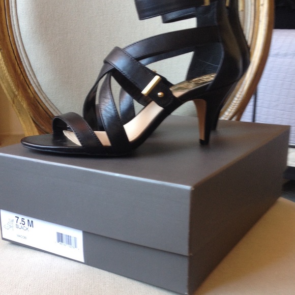 Vince Camuto Shoes - New Vince Camuto black strapped sandals