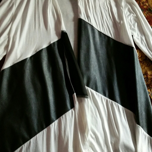 Black & White Cardigan - Picture 4 of 4