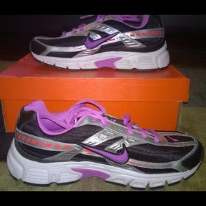 Brand NEW Womens Nike Initiator