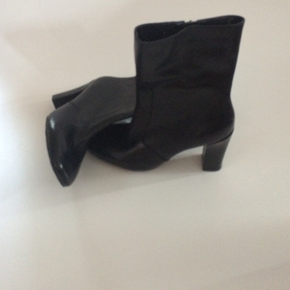 rockport all leather boot with heel