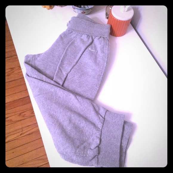 Nike Pants - ✂️Sale✂️ Nike Capri Sweat Pant, work out pant