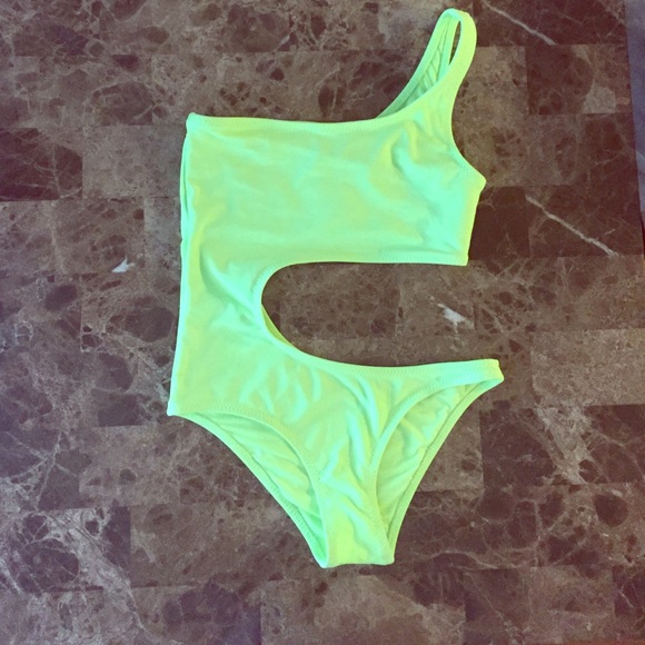 Bathing suit - Picture 1 of 3