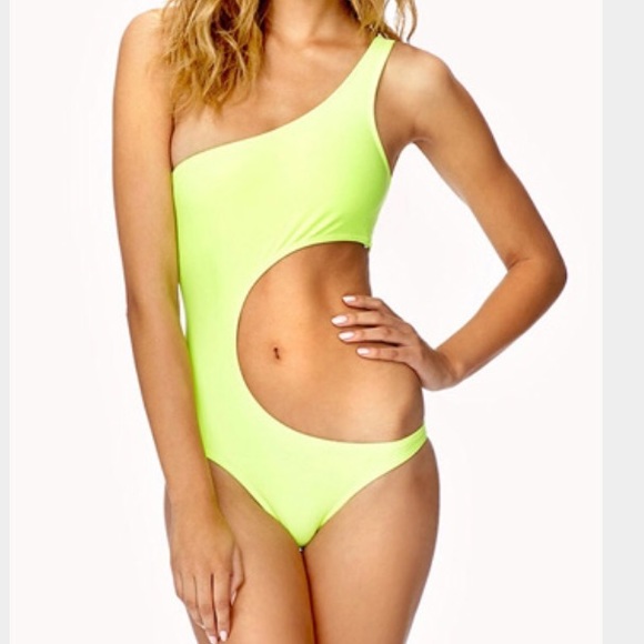 Bathing suit - Picture 3 of 3