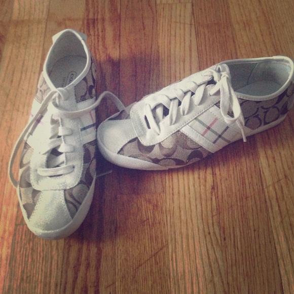 Coach tennis style shoe