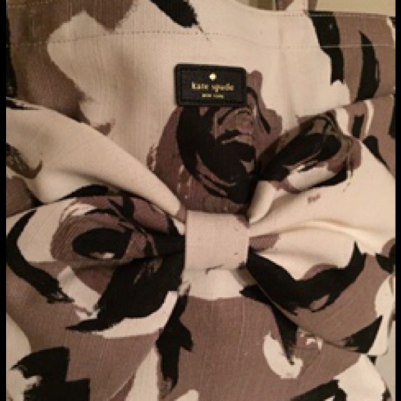 Nwt authentic Kate spade on purpose floral tote - Picture 2 of 4
