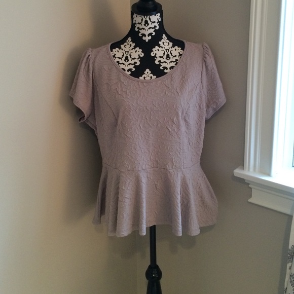 Forever 21 Tops - ❗️FINAL Textured Grey Peplum Top