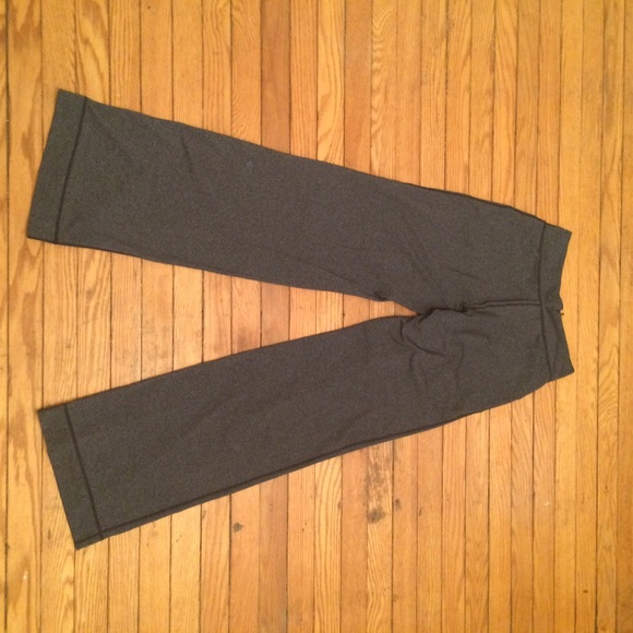 💔 💔 lululemon Yoga Pant, Wide leg Work out Pant - Picture 4 of 4