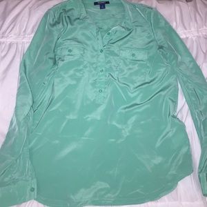 Bright, comfortable, polyester Old Navy Button up