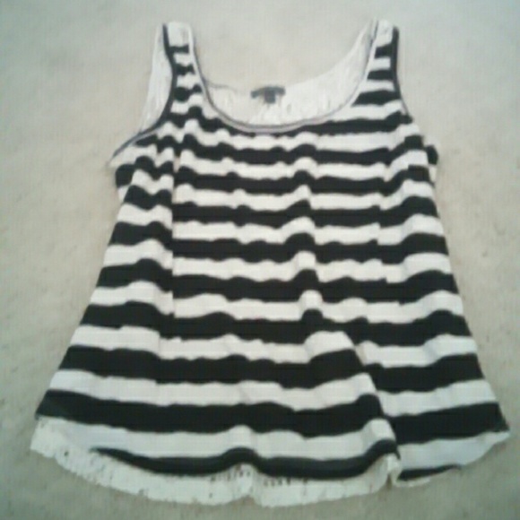 Black and white tank top - Picture 1 of 2