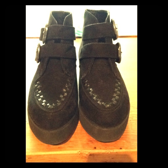 Forever 21 platform black booties