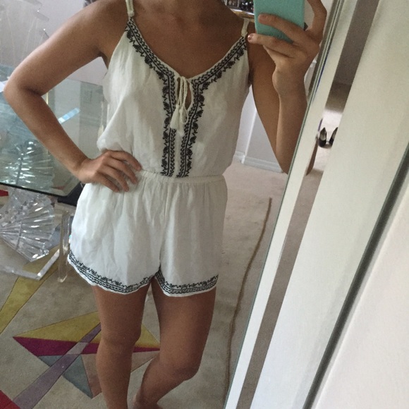 *sold in bundle* Forever 21 White romper