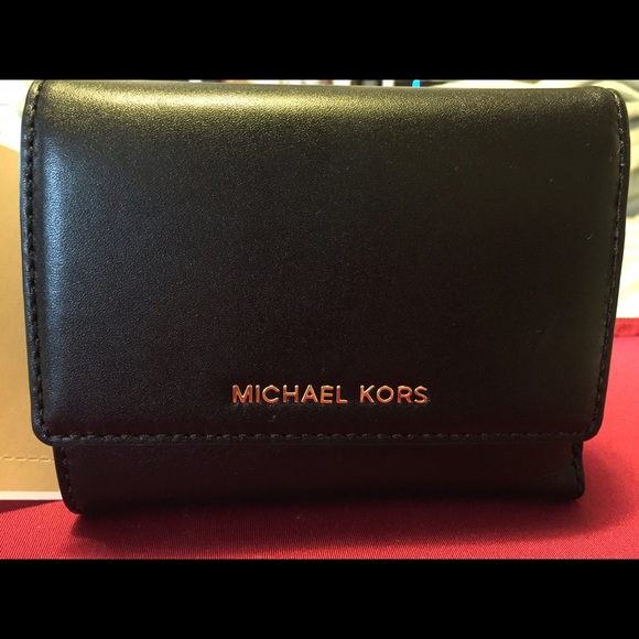 NEW PRICE DROP!! Michael Kors Leather Wallet