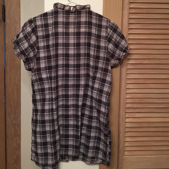 Plaid button-up shirt - Picture 2 of 3