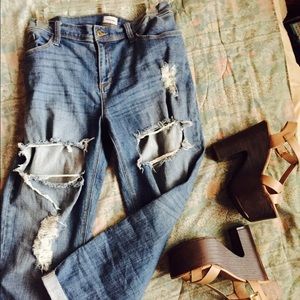 Sneak peek ripped jeans