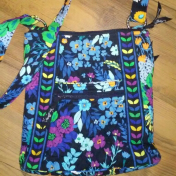 Vera Bradley adjustable cross body purse