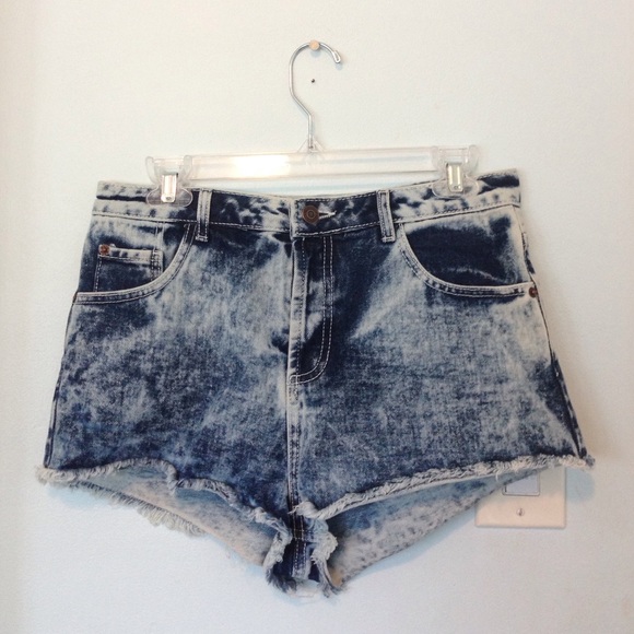 Acid wash high waisted denim shorts