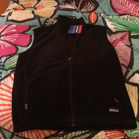 Men's black Patagonia vest