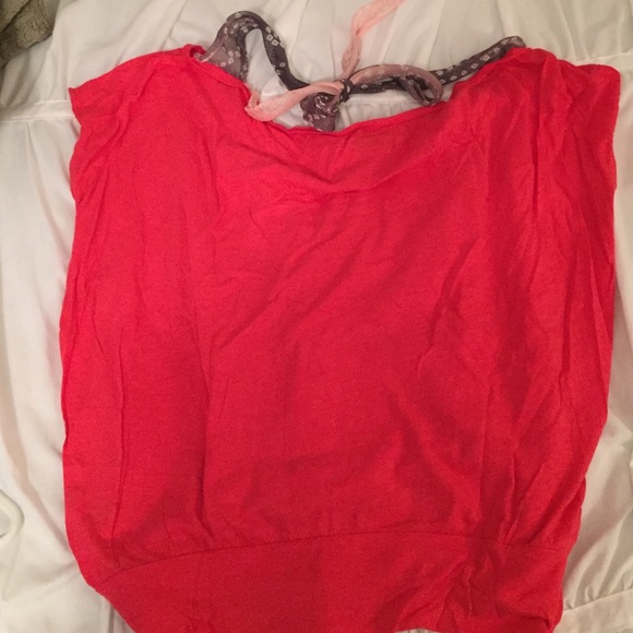 American Eagle flowey top with ribbon tied back