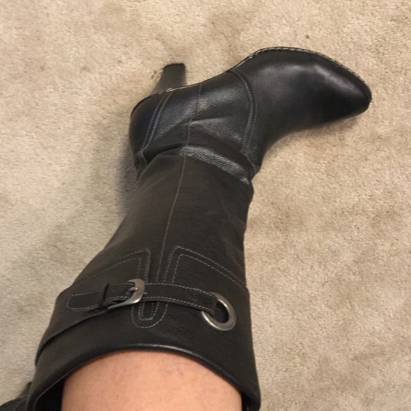 Size 9 leather boots.