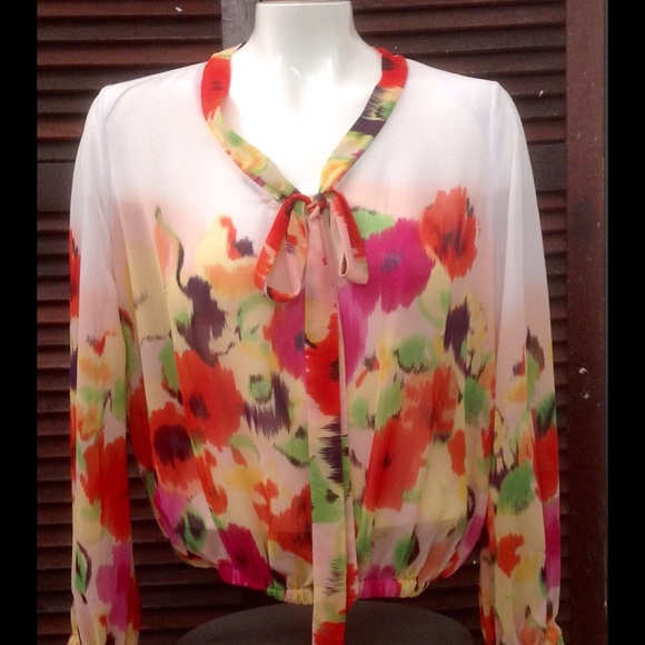 Attention Women’s Floral Sheer Tie Neck Blouse Size 8/10 – Preowned