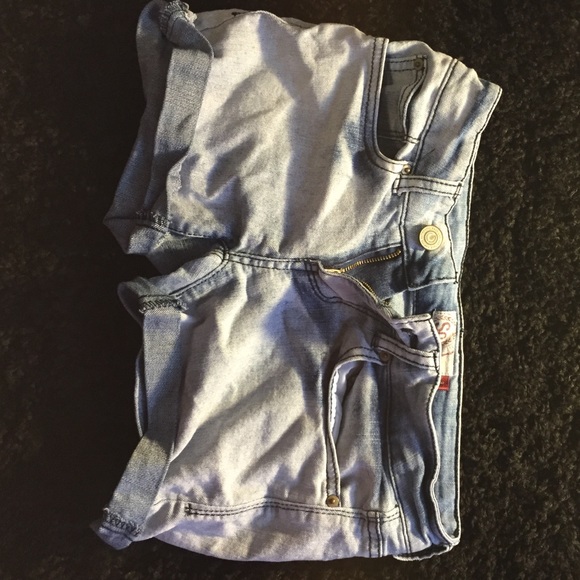 Shorts size 3