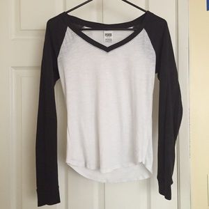 ❗️Sold on vinted ❗️ VS PINK baseball tee