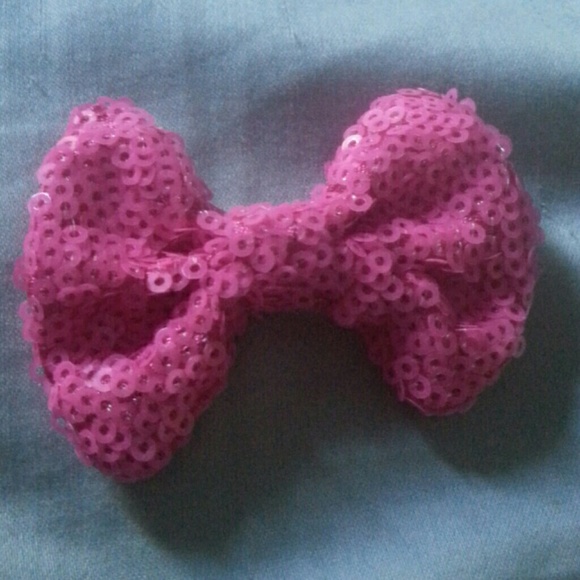 Bow - Picture 1 of 1