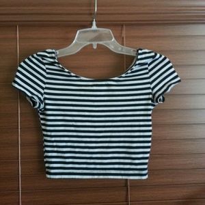 Black & white stripe crop top