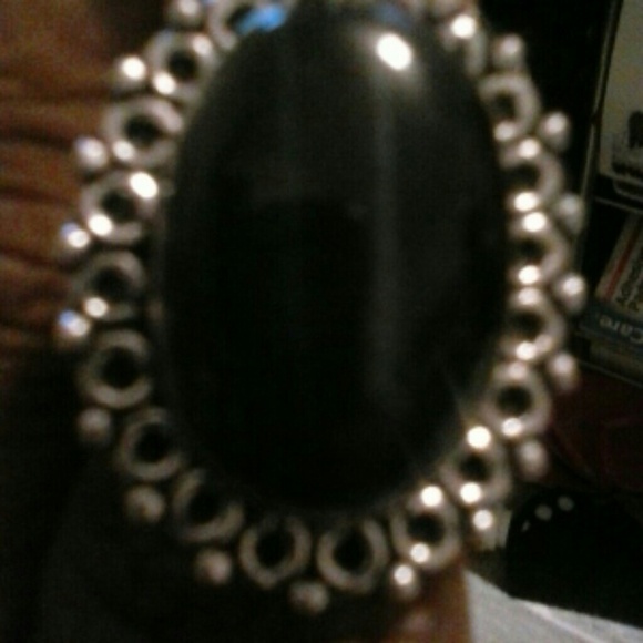 Ring - Picture 2 of 4