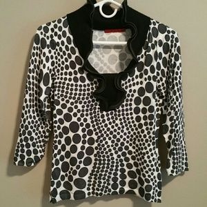 Black and white 3/4 sleeve shirt