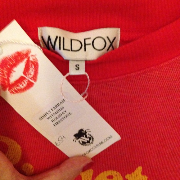 🚫SOLD🚫NWT Wildfox Let's Get Away Kim Sweater - Picture 3 of 3