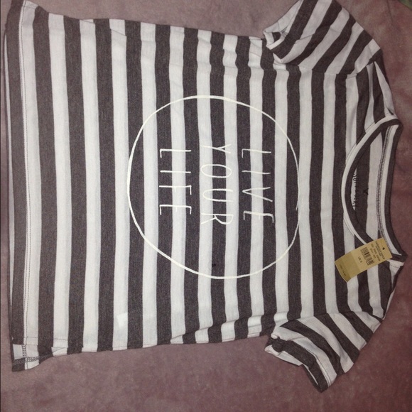American Eagle Half Shirt, Tags Attached